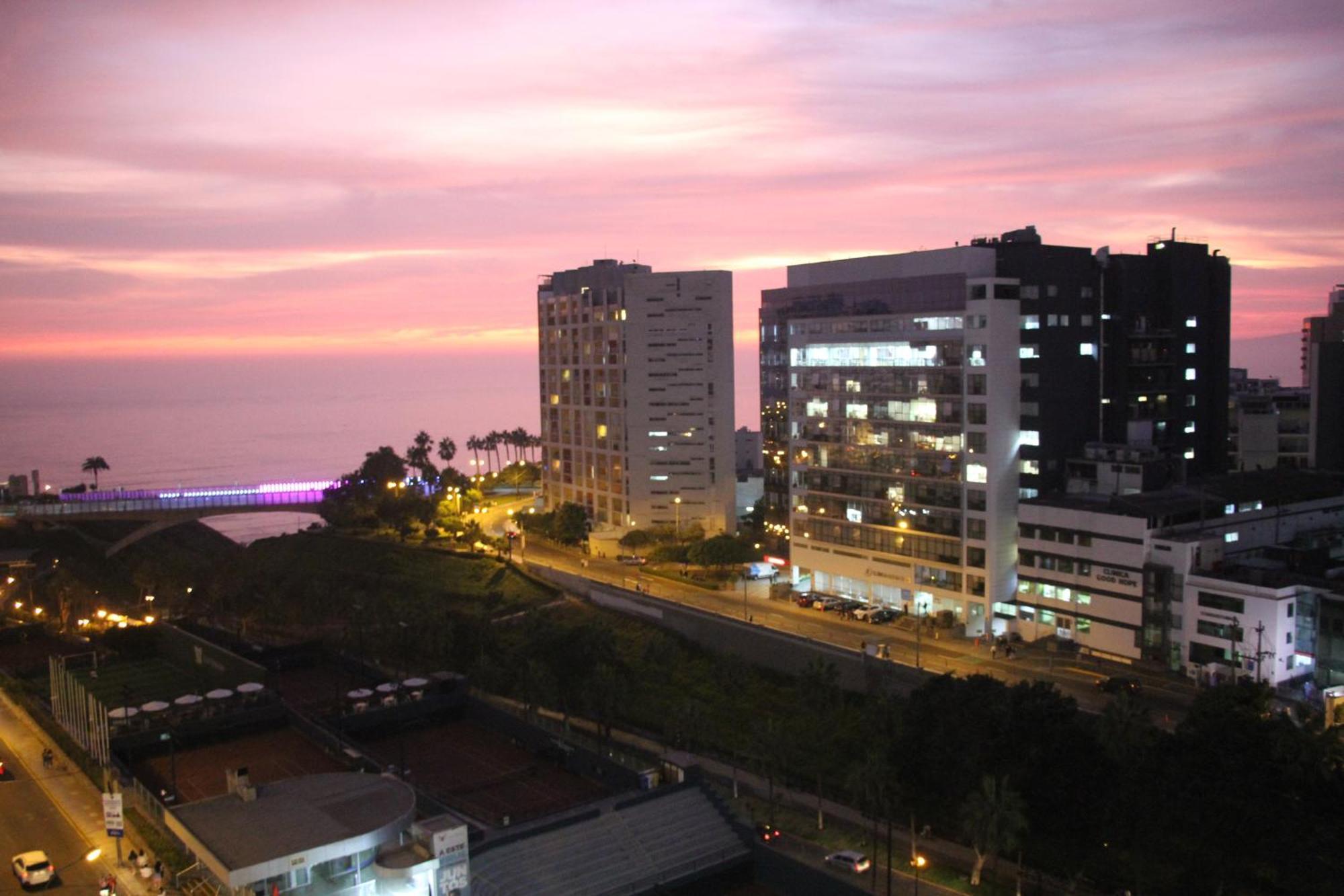 The Guest House 1 At The Booming Center Of Miraflores, Lima - Peru Экстерьер фото