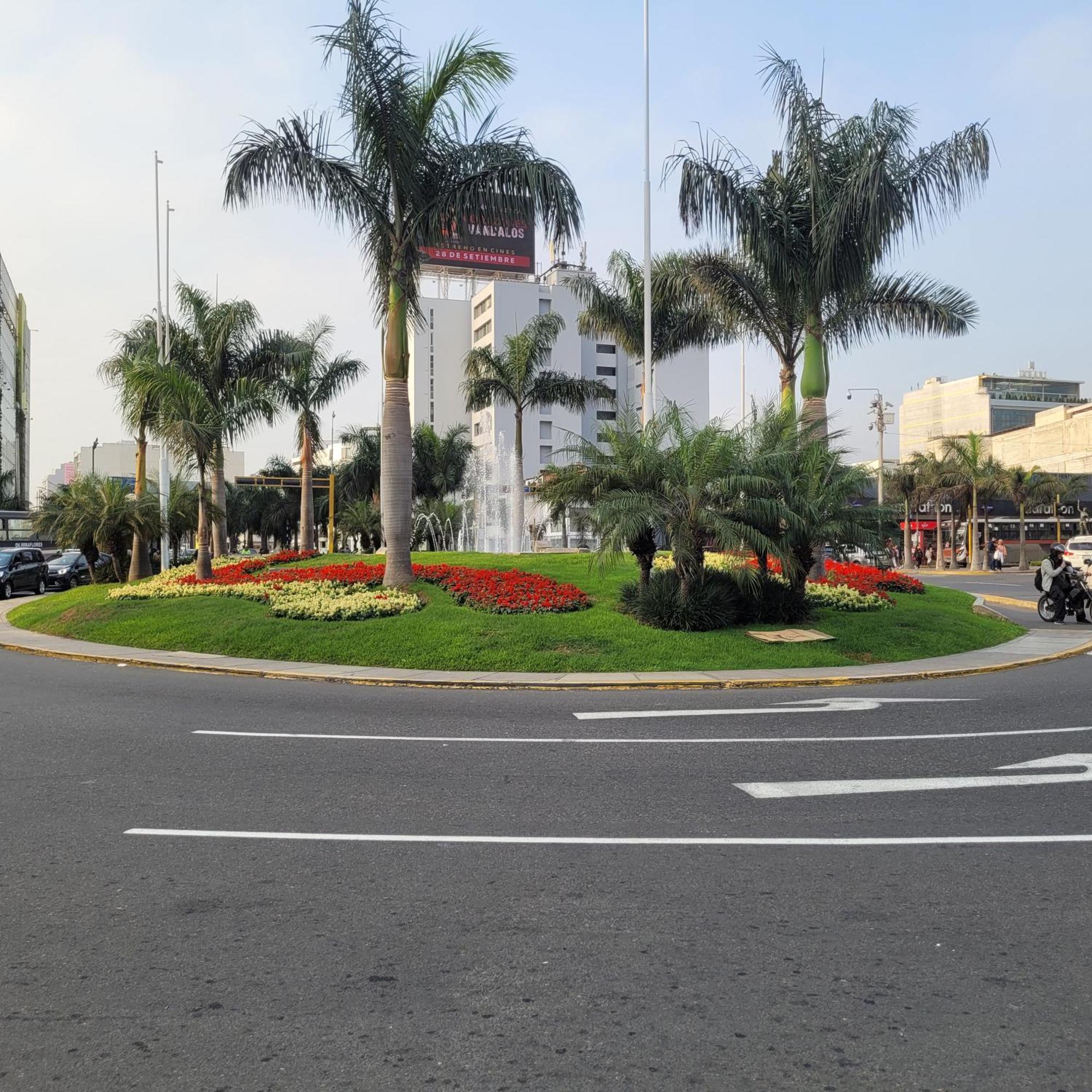 The Guest House 1 At The Booming Center Of Miraflores, Lima - Peru Экстерьер фото
